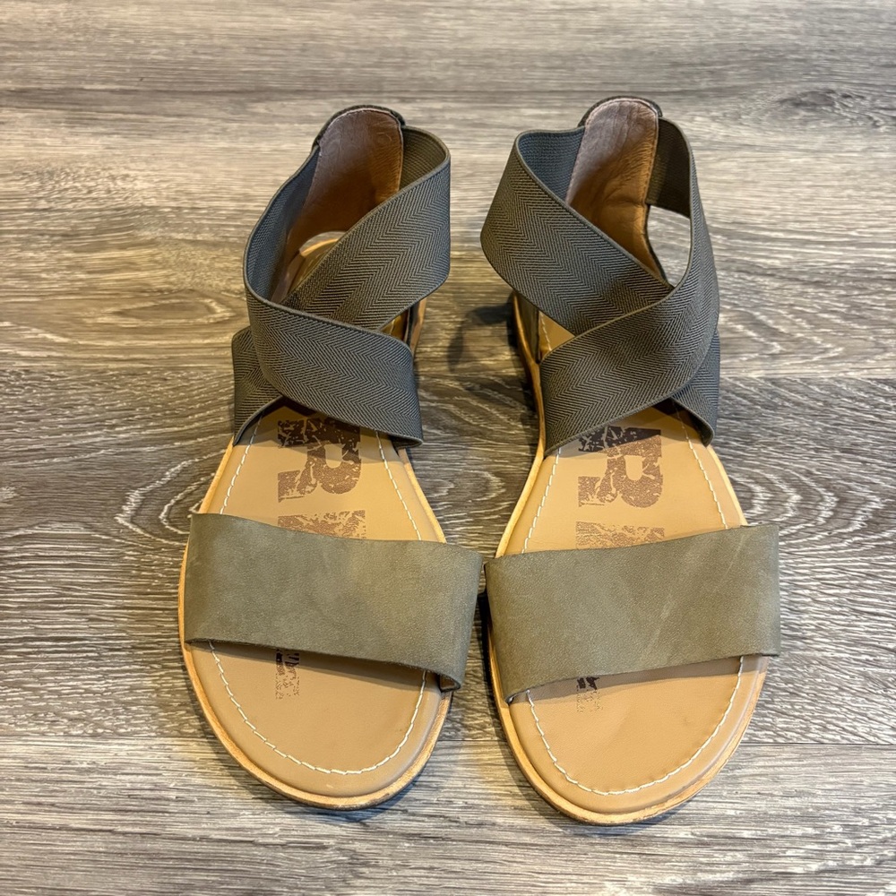 Sorel Ella Women’s Sandals Olive Green Elastic Straps Size 6 Suede Flat